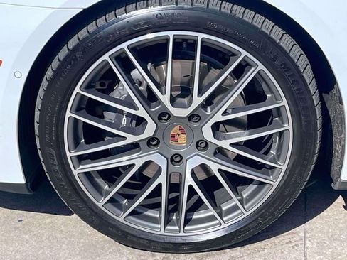 Certified 2024 Porsche Panamera 4 AWD/4WD image 11
