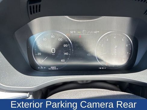 Used 2018 Volvo XC60 T5 Momentum w/ Vision Package AWD/4WD image 9