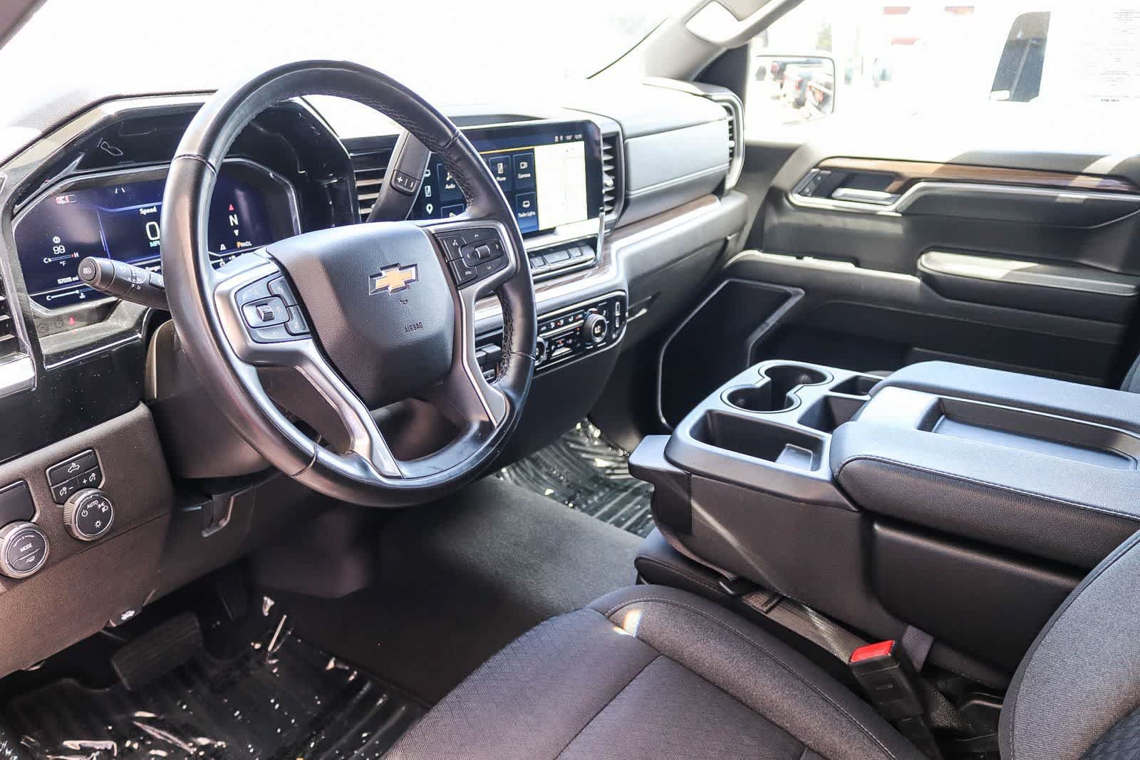 Used 2025 Chevrolet Silverado 1500 LT RWD image 16