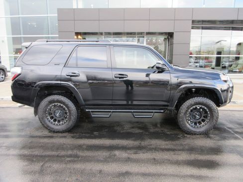 Used 2019 Toyota 4Runner SR5 image 12