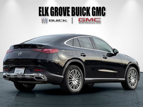 Used 2025 Mercedes-Benz GLC 300 4MATIC image 4