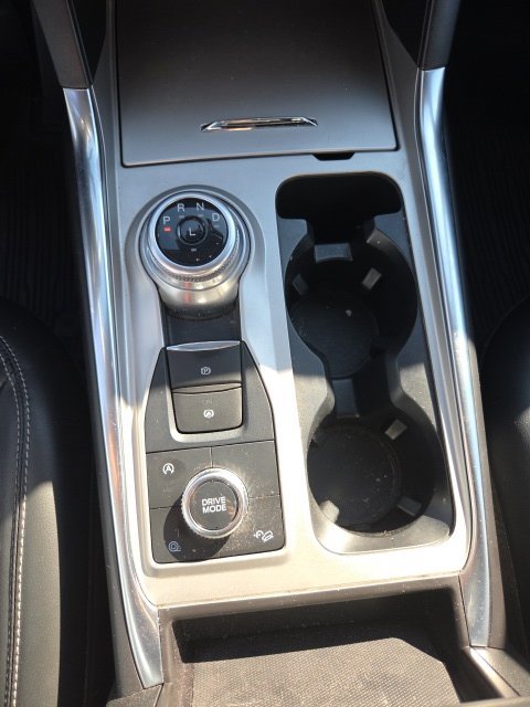 Used 2024 Ford Explorer XLT w/ Equipment Group 202A AWD/4WD image 18