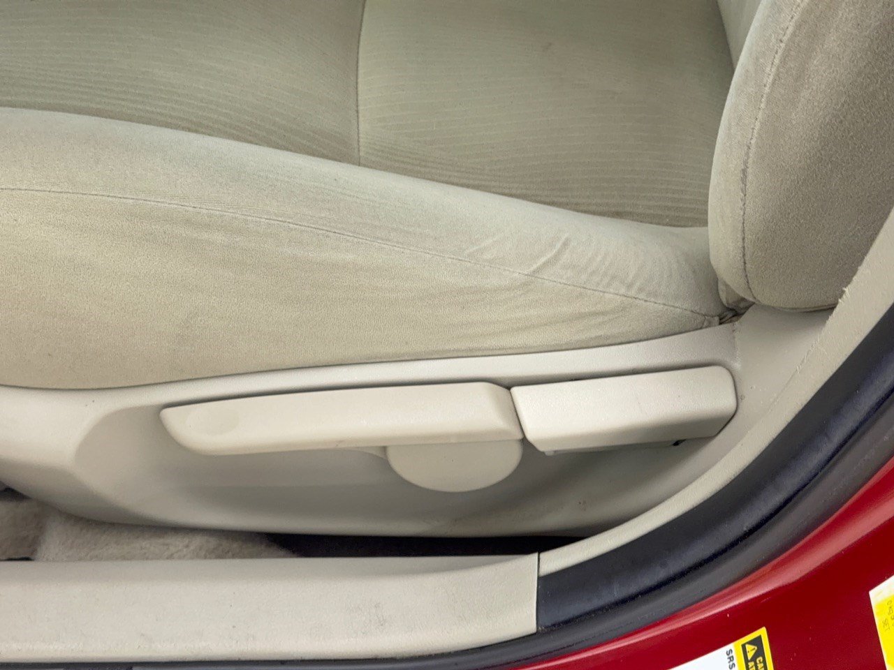 Used 2013 Toyota Corolla LE FWD image 16