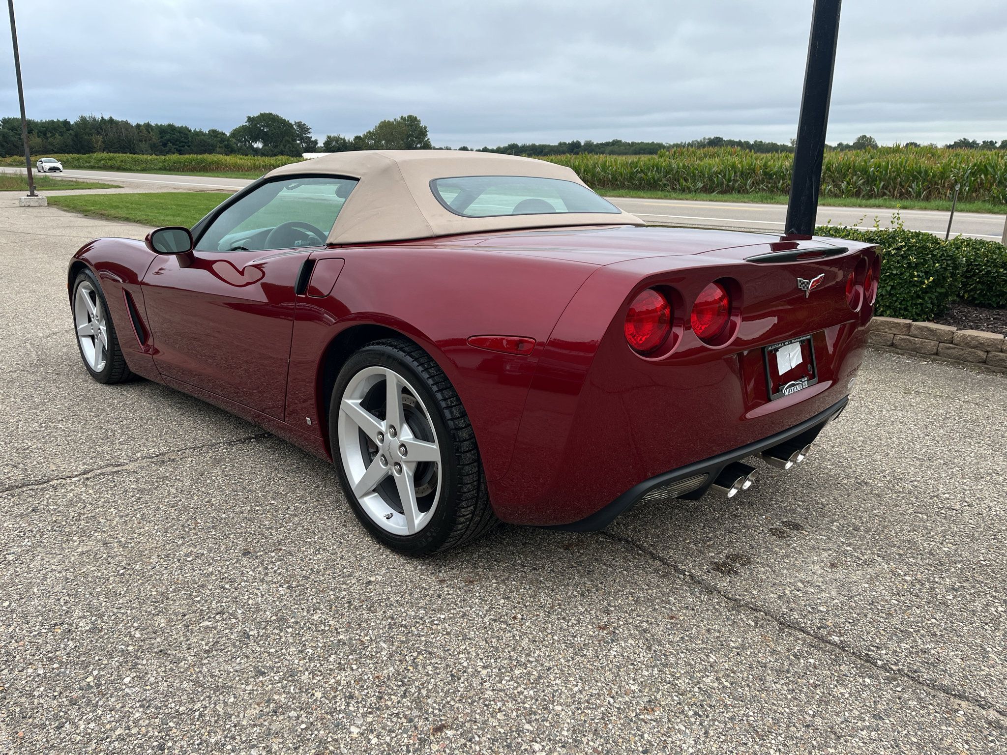 Used 2006 Chevrolet Corvette Convertible w/ Performance Package RWD image 7