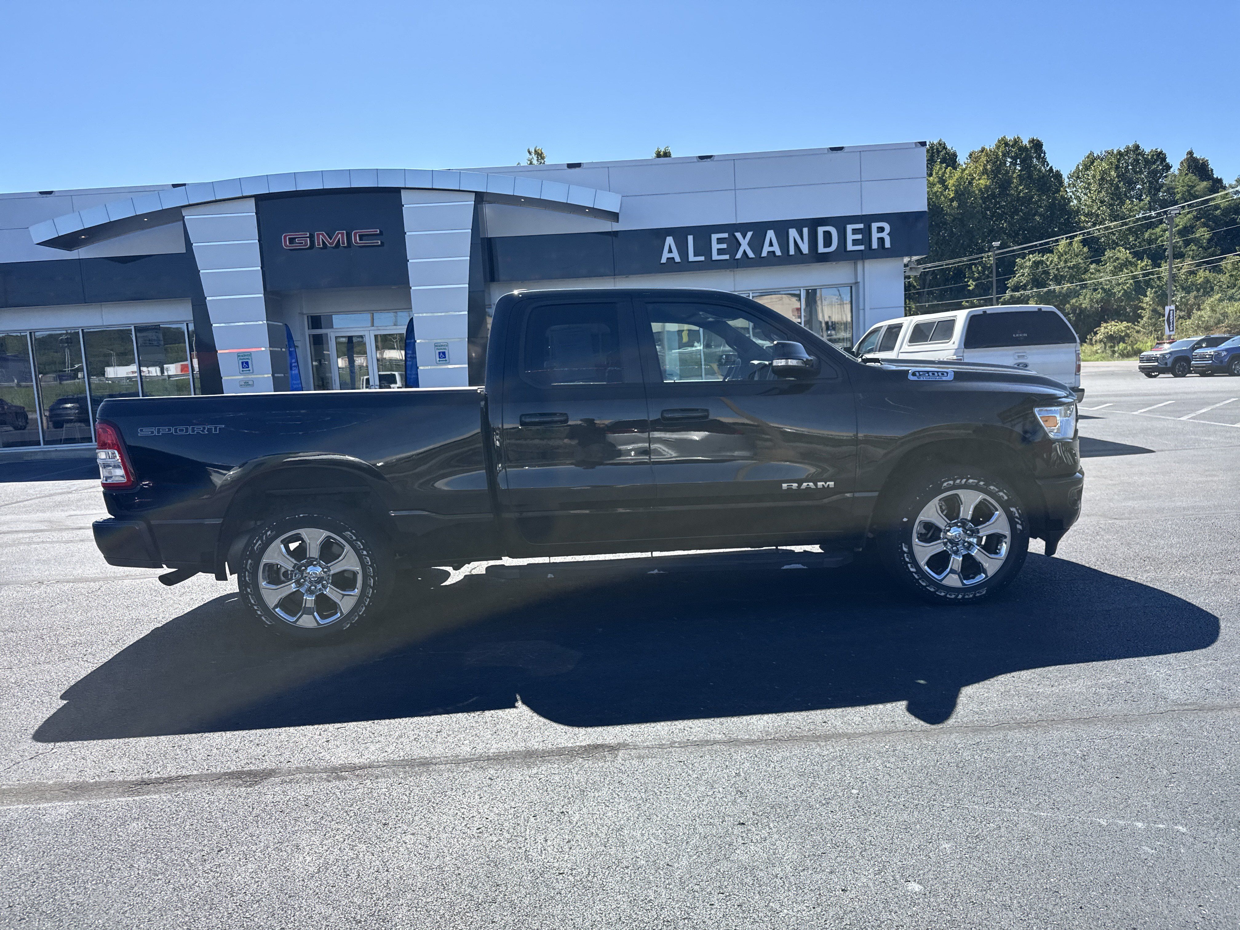 Used 2022 RAM 1500 Big Horn AWD/4WD image 2
