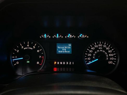 Used 2015 Ford F150 XLT image 17