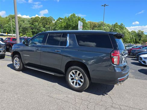 Used 2021 Chevrolet Suburban Premier w/ Premium Package AWD/4WD image 5