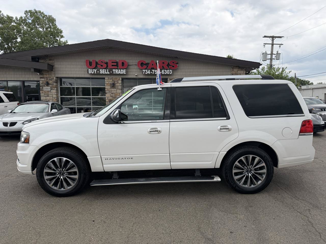 Used 2015 Lincoln Navigator 4WD image 8