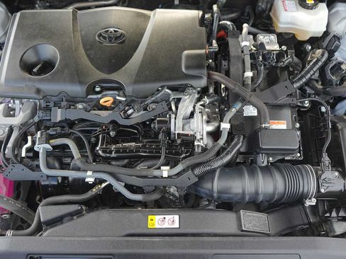 Used 2020 Toyota Camry XLE FWD image 9