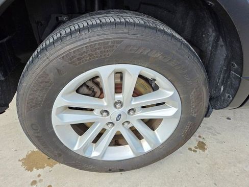 Used 2014 Ford Explorer XLT image 25