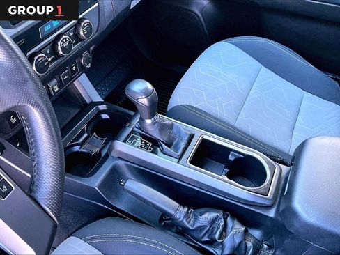 Used 2021 Toyota Tacoma TRD Sport image 17