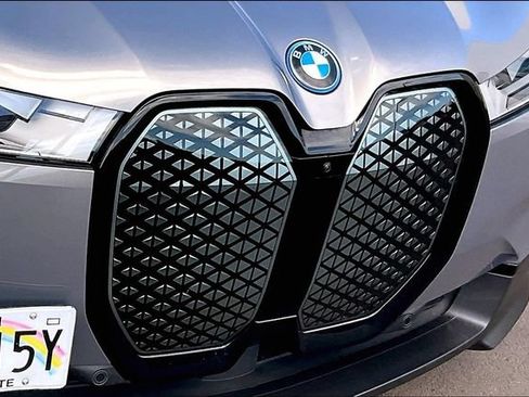 Used 2023 BMW iX xDrive50 w/ Ultimate Package 2 AWD/4WD image 29