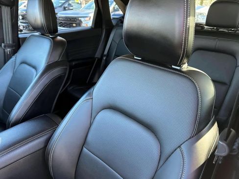 Used 2025 Ford Escape Platinum image 19