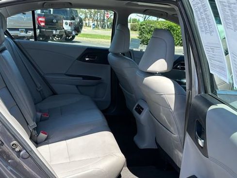 Used 2017 Honda Accord EX-L image 13