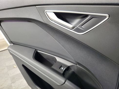 Used 2024 Audi Q4 e-tron Premium Plus image 18