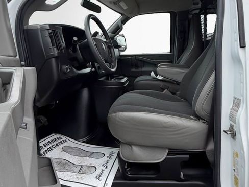 Used 2021 GMC Savana 2500 w/ Driver Convenience Package RWD image 11