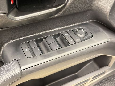 Used 2025 Toyota Tacoma SR5 image 12