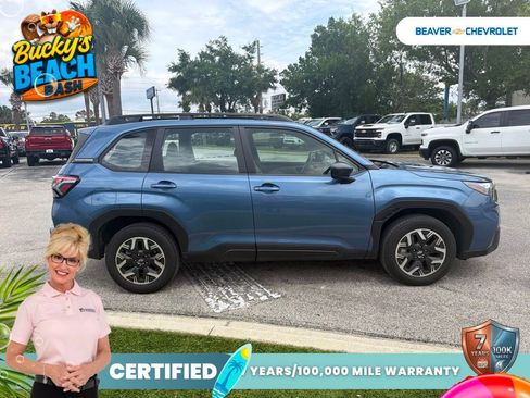 Used 2025 Subaru Forester AWD/4WD image 3