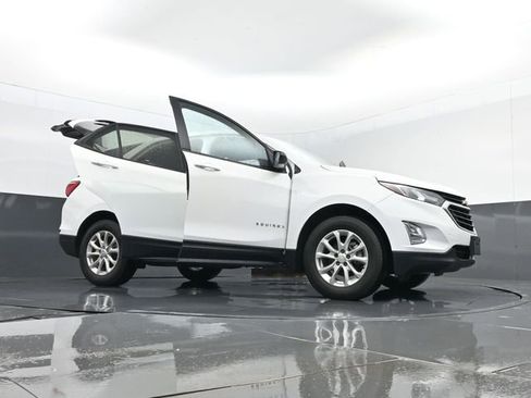 Used 2021 Chevrolet Equinox LS w/ LS Convenience Package AWD/4WD image 30