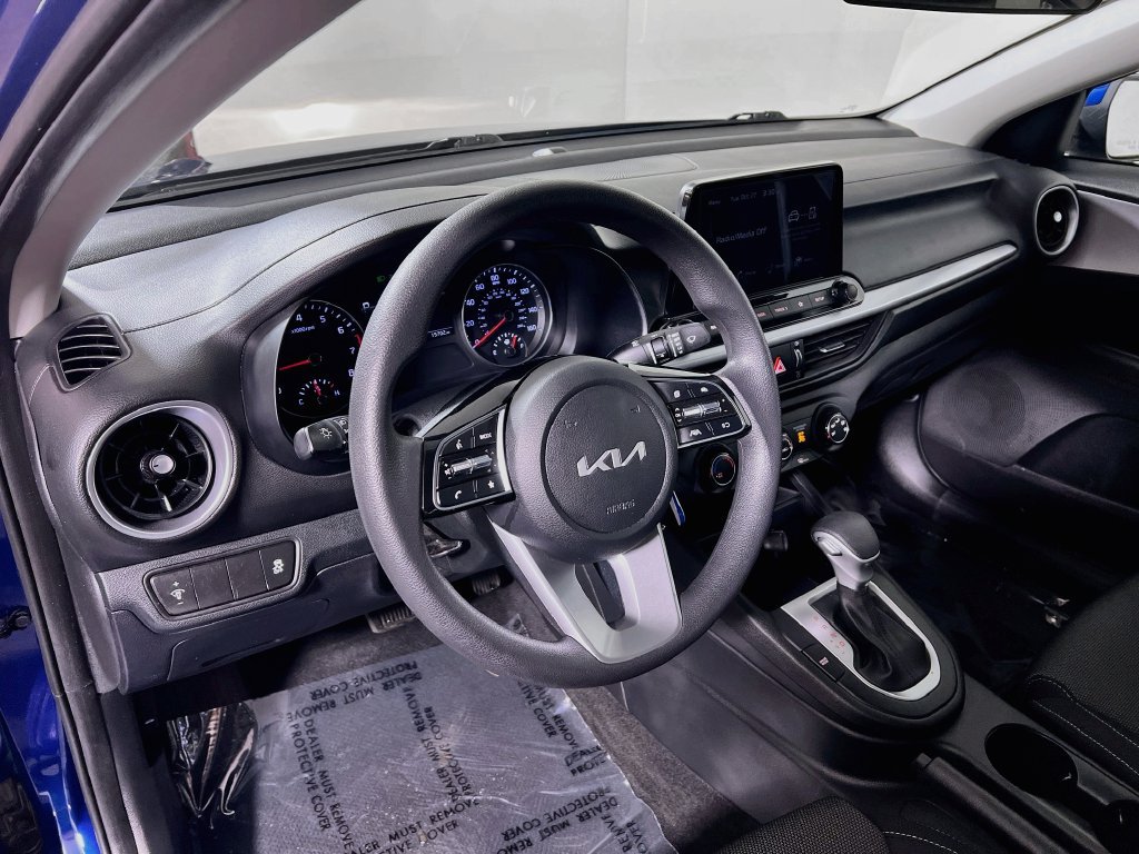 Used 2024 Kia Forte LXS FWD image 9