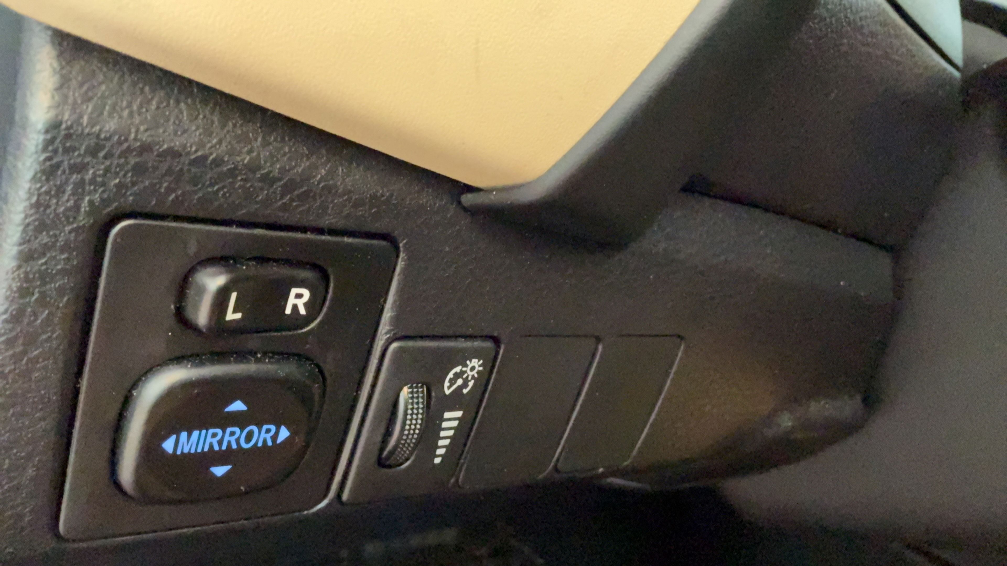 Used 2019 Toyota Corolla LE FWD image 23