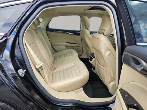 Used 2013 Ford Fusion SE FWD image 24
