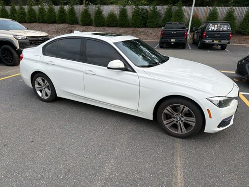 Used 2016 BMW 328i xDrive Sedan AWD/4WD image 2
