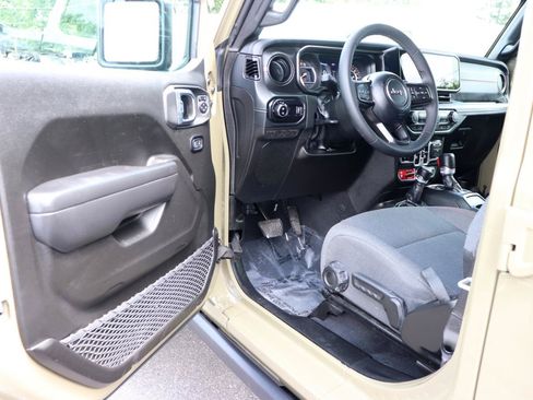 Used 2026 Jeep Gladiator Rubicon AWD/4WD image 10