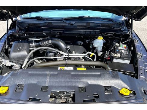 Used 2017 RAM 1500 Express AWD/4WD image 12