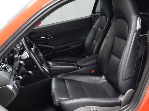 Used 2018 Porsche 718 Cayman RWD image 5
