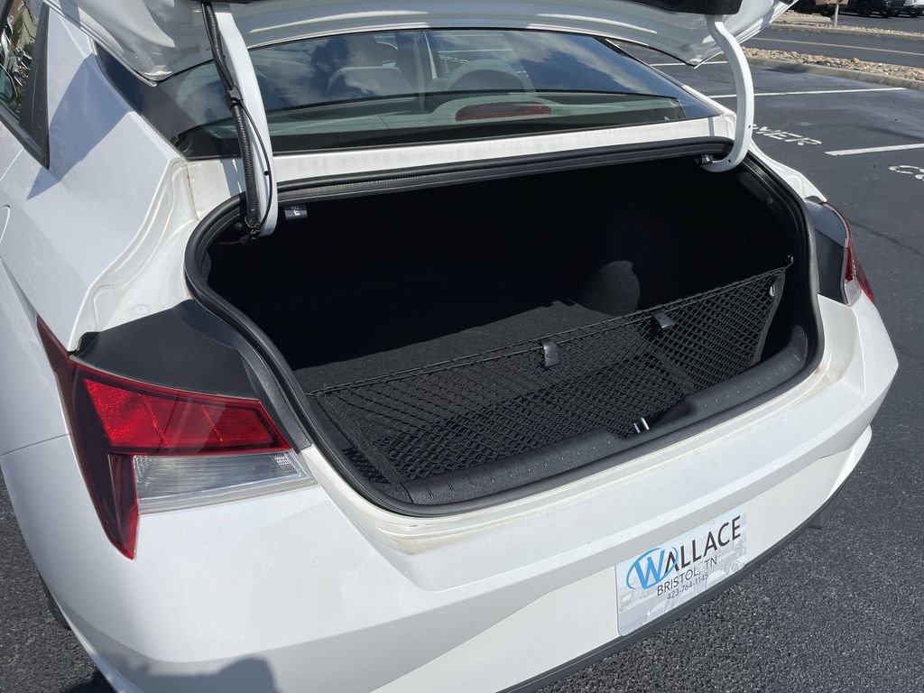 Used 2023 Hyundai Elantra SEL w/ Cargo Package FWD image 33