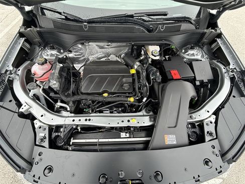 New 2026 Chevrolet Trax RS w/ Sunroof Package image 18