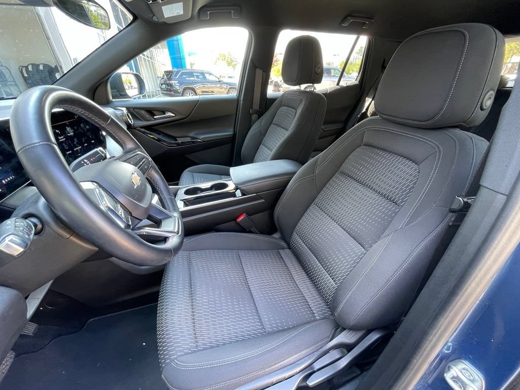 Used 2025 Chevrolet Equinox LT AWD/4WD image 22