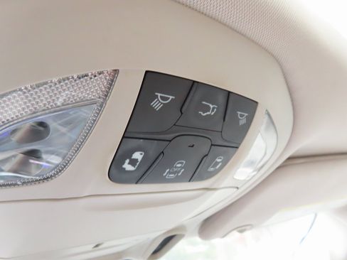 Used 2017 Chrysler Pacifica Limited image 41