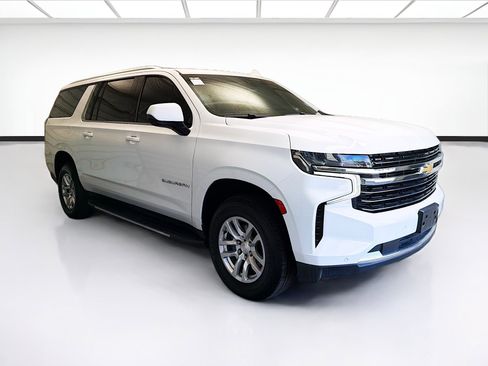 Used 2022 Chevrolet Suburban LT RWD image 3