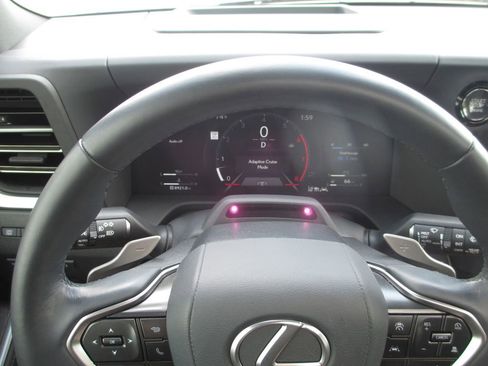 Used 2024 Lexus GX 550 w/ Accessory Package (2T) AWD/4WD image 32