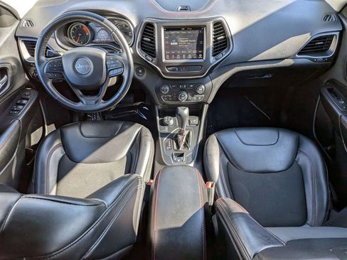 Used 2019 Jeep Cherokee Trailhawk w/ Cold Weather Group AWD/4WD image 31