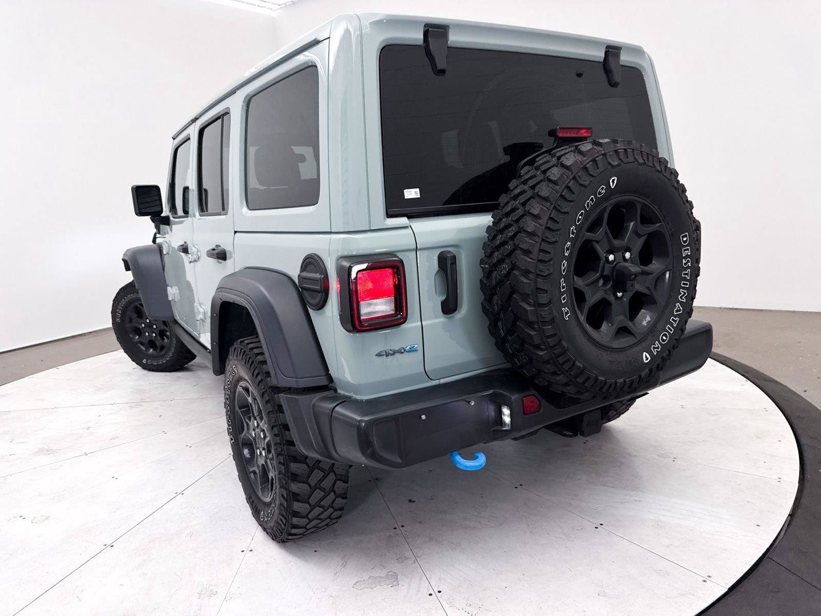 Used 2023 Jeep Wrangler Unlimited w/ Cold Weather Group AWD/4WD image 6