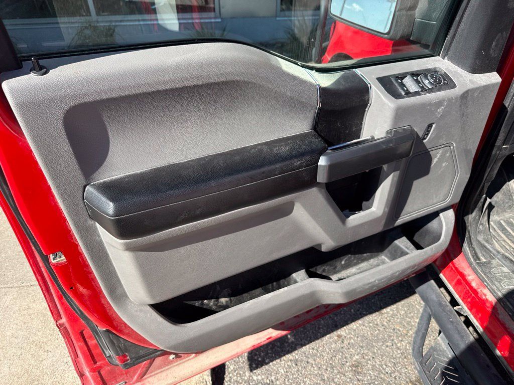 Used 2018 Ford F150 XLT AWD/4WD image 12