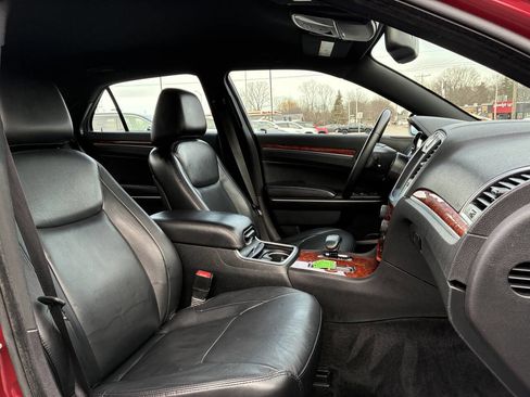 Used 2014 Chrysler 300 AWD w/ Driver Convenience Group image 38