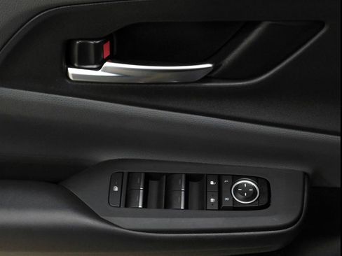 Used 2024 Toyota Prius XLE image 28