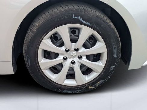 Used 2020 Toyota Corolla LE FWD image 11