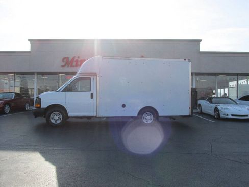 Used 2014 Chevrolet Express 3500 RWD image 3