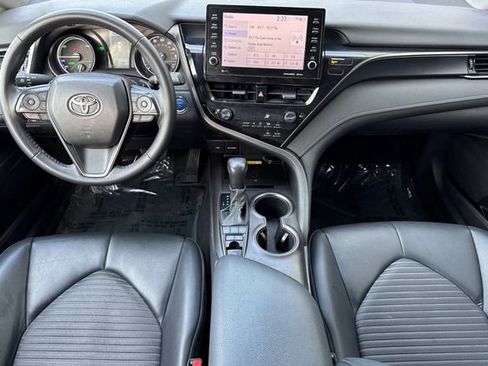 Used 2022 Toyota Camry SE image 15