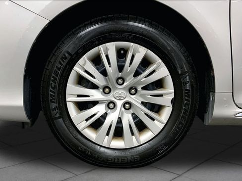 Used 2014 Toyota Camry LE FWD image 11