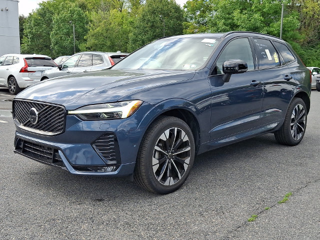 Used 2026 Volvo XC60 B5 Plus AWD/4WD image 3