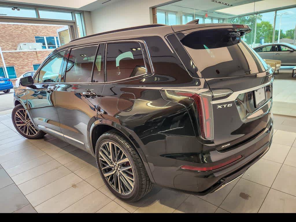 Used 2022 Cadillac XT6 Sport w/ Technology Package AWD/4WD image 6