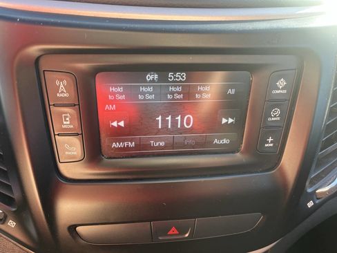 Used 2015 Jeep Cherokee Latitude w/ Cold Weather Group image 11