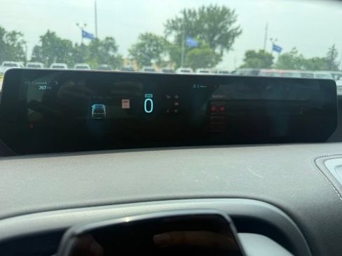 Certified 2025 Ford Expedition Max Platinum w/ Driver's Package AWD/4WD image 18