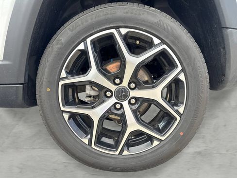 Used 2025 Jeep Compass Limited AWD/4WD image 22